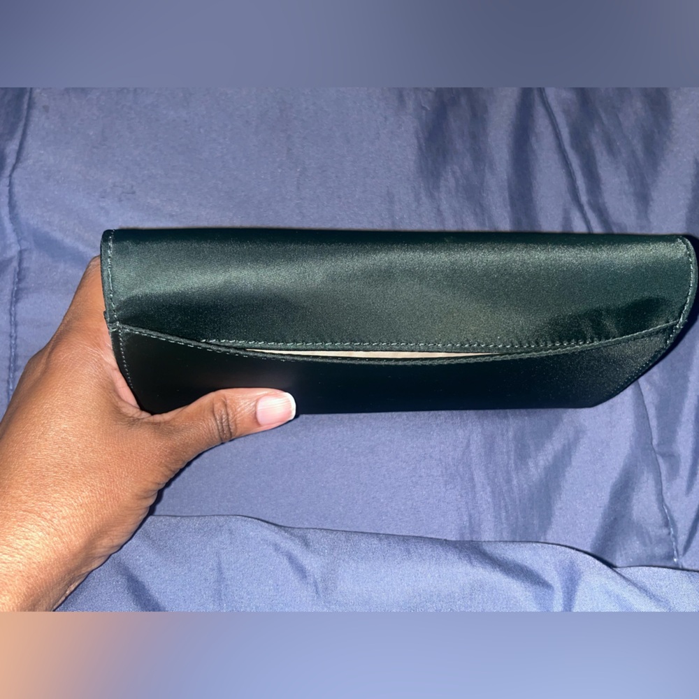 π VGUC Lululemon Wallet Clutch Crossbody - Rainforest Green/Trench - Picture 3 of 14
